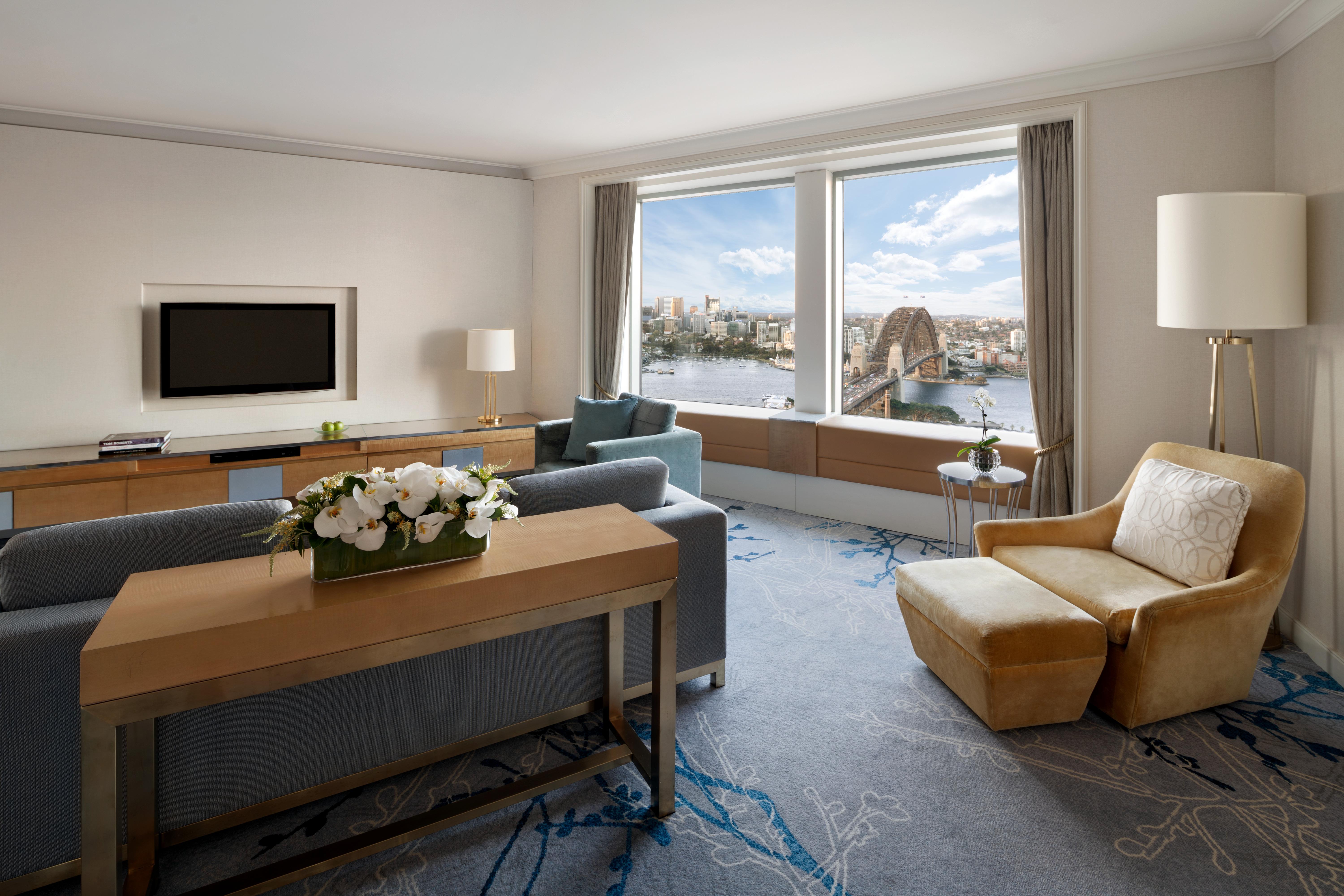 Shangri-La Сидни Екстериор снимка A view of the Sydney Harbour Bridge from a suite at the Sydney Opera House